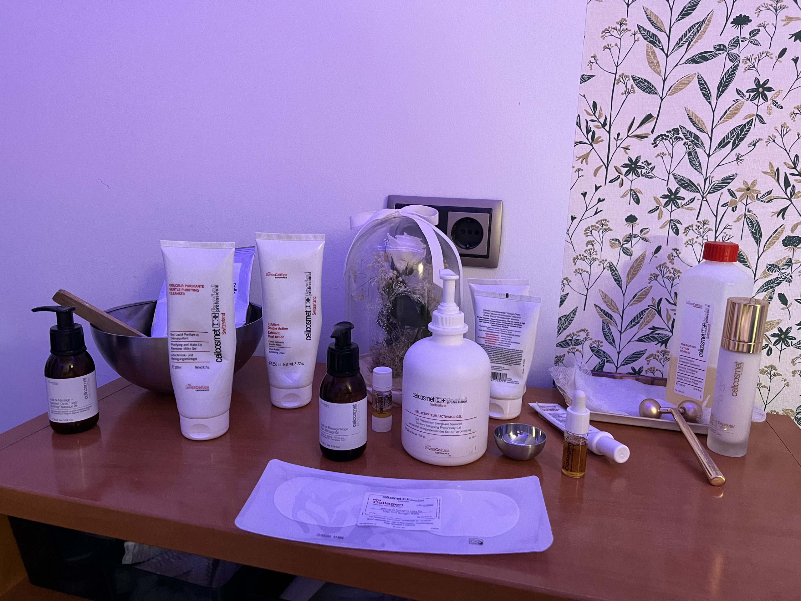 Facial deluxe  rostro  cuello y escote con terapia celular Cellcosmet